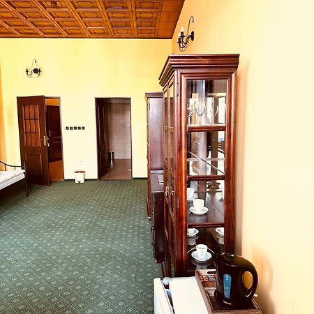 Frýdek-Místek Hotel Maxim מראה חיצוני תמונה