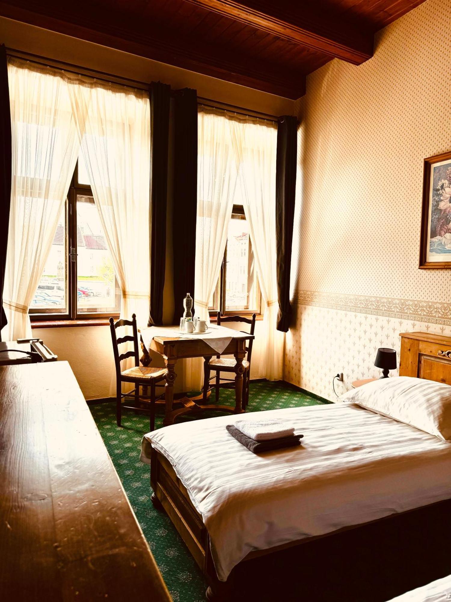 Frýdek-Místek Hotel Maxim מראה חיצוני תמונה